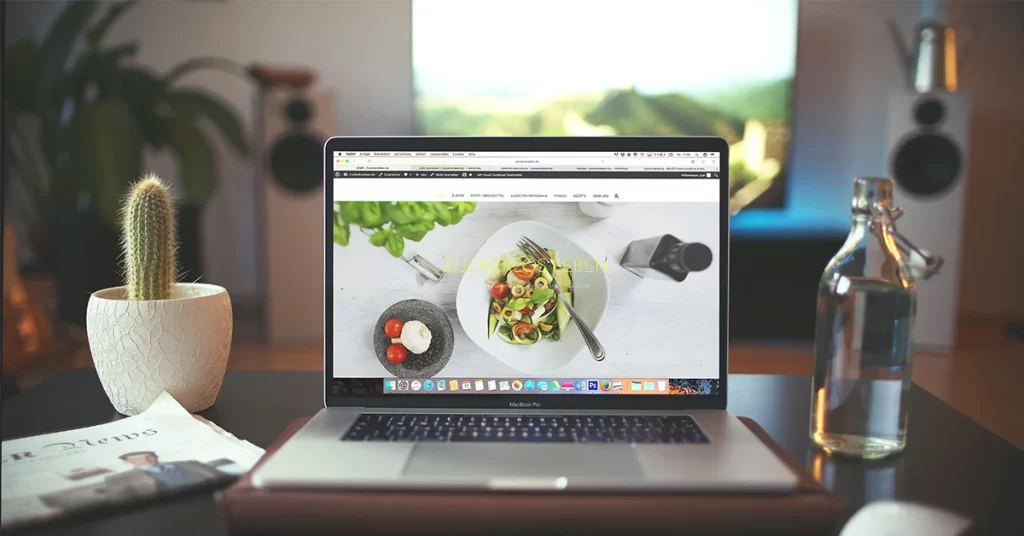 Ordinateur avec un site vitrine